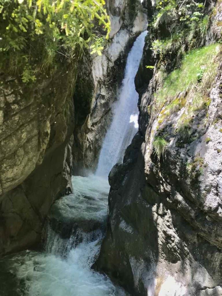 Die Tatzelwurm Wasserfälle unterhalb vom Sudelfeld - hier der untere der beiden Wasserfälle