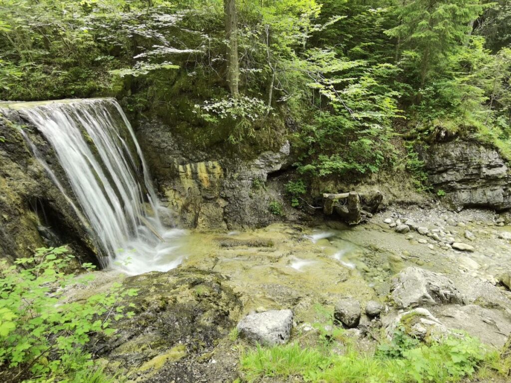 Grüne Gumpe Bayrischzell mit Wasserfall