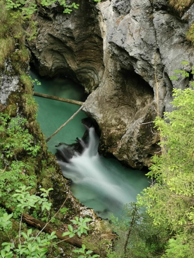 Wasserfälle von oben beobachten - in der Leutaschklamm